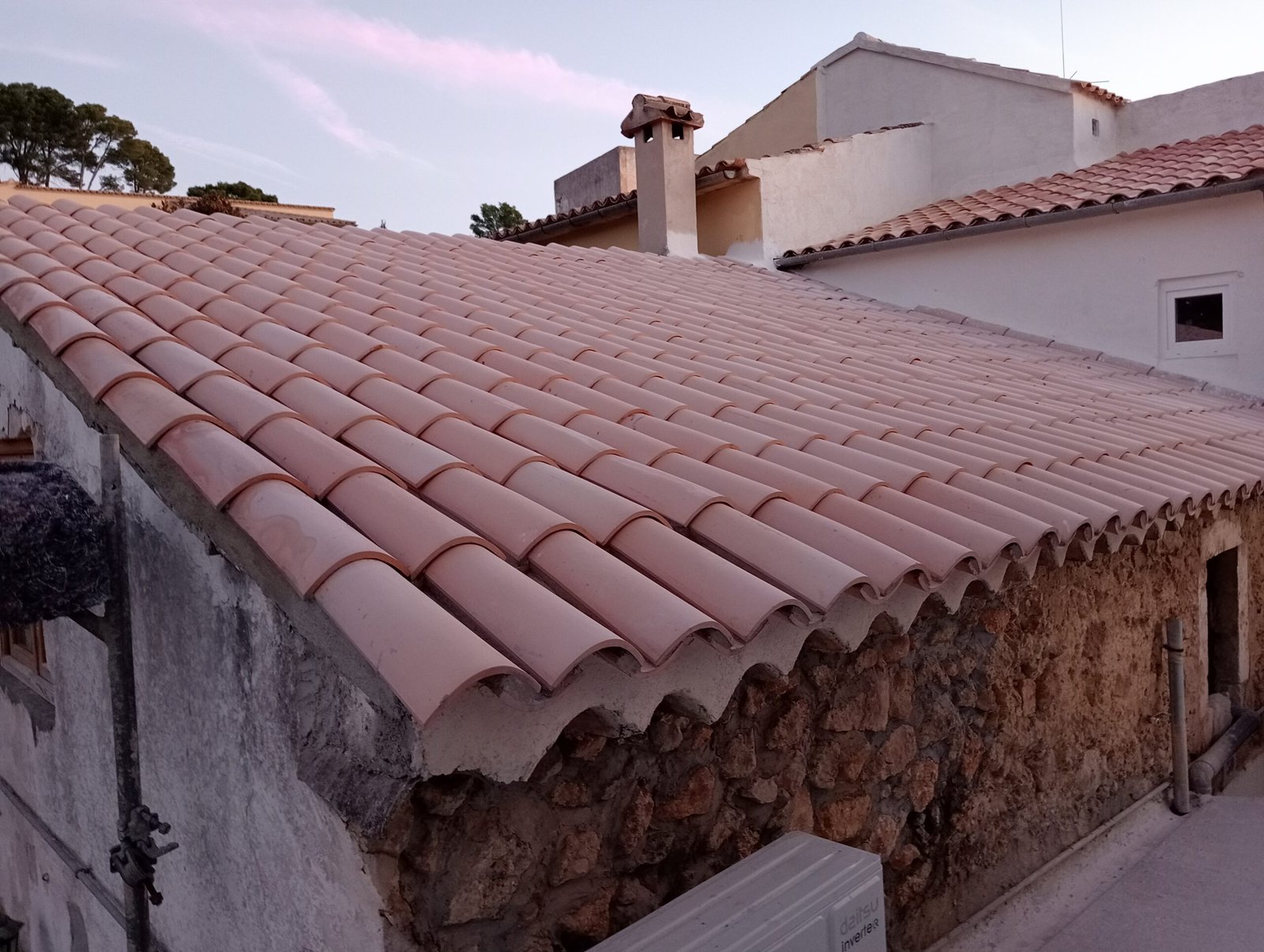 Reparación e impermeabilización de cubierta de teja en Mallorca